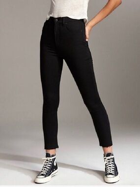 DENIM FORUM The Lola High Rise Skinny Crop Black Jeans